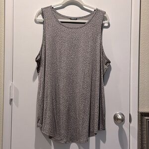 Sleeveless swing tank